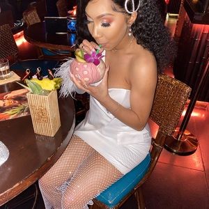 Meet your Posher, Jatona